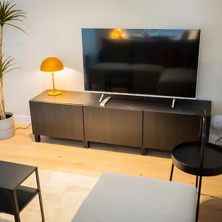 アパート Astonishing 3 Bedroom Serviced 73m2