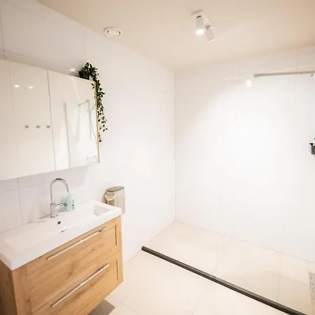 Astonishing 3 Bedroom Serviced 73m2