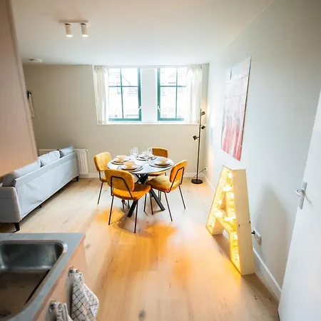 Astonishing 3 Bedroom Serviced 73m2 * ロッテルダム